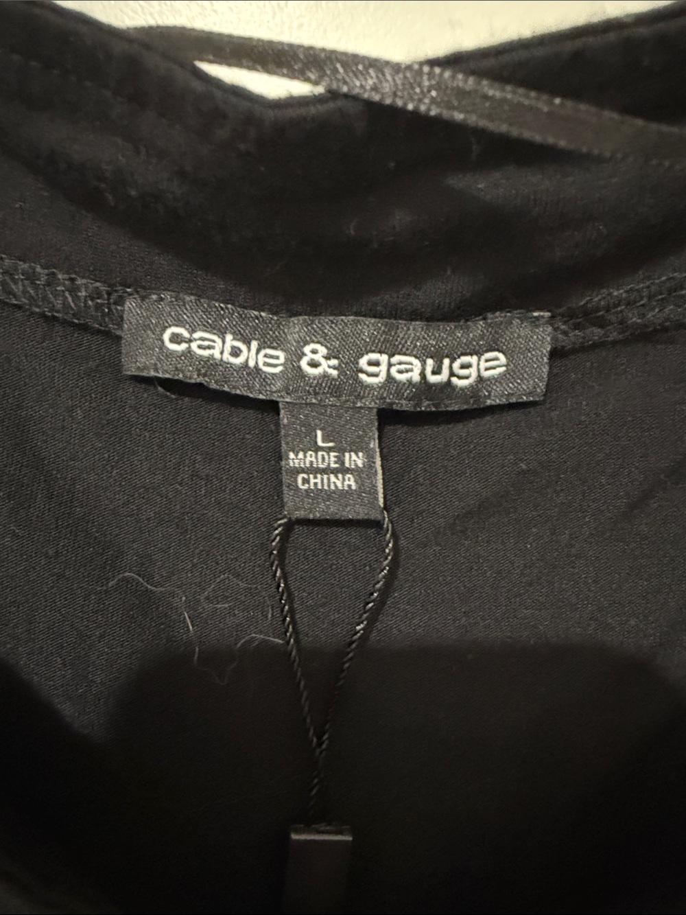 NWOT Vintage Cable & Gauge Black Cold-Shoulder Tee w/Silver Grommets Size Large - Picture 2 of 3